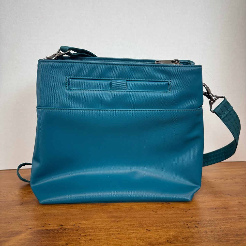 Lug Double Dip Quilted Teal/Blue Crossbody Bag Modern Design Satin Luxe - Picture 2 of 9